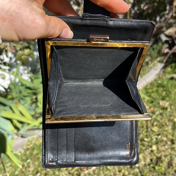 Chanel classic short kiss lock caviar wallet - Picture 12 of 14